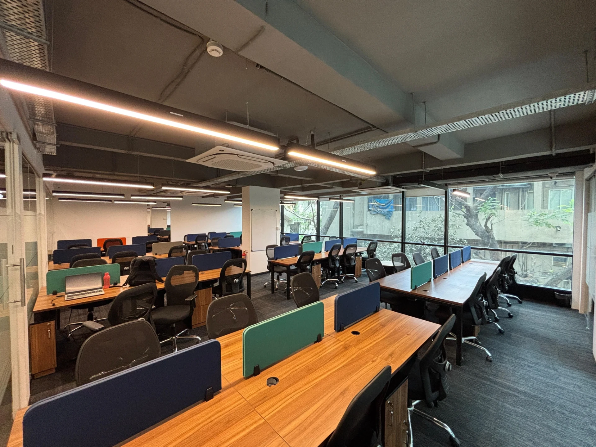 Team Bays with Colour Screens at YesssWorks Goregaon