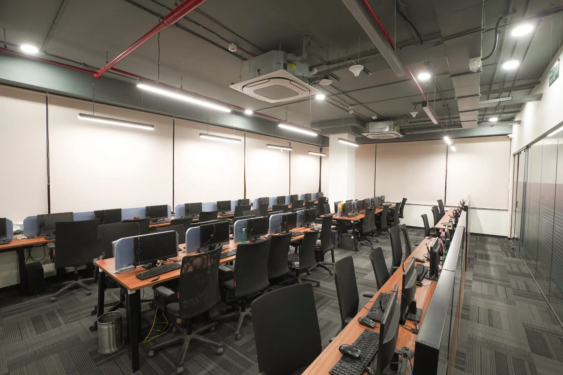 Managed Seats With Systems at YesssWorks Navi Mumbai