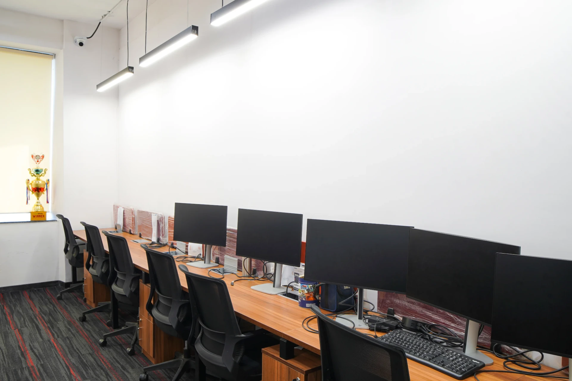 Arch Booth Seating & Desks at YesssWorks Mumbai & Navi Mumbai